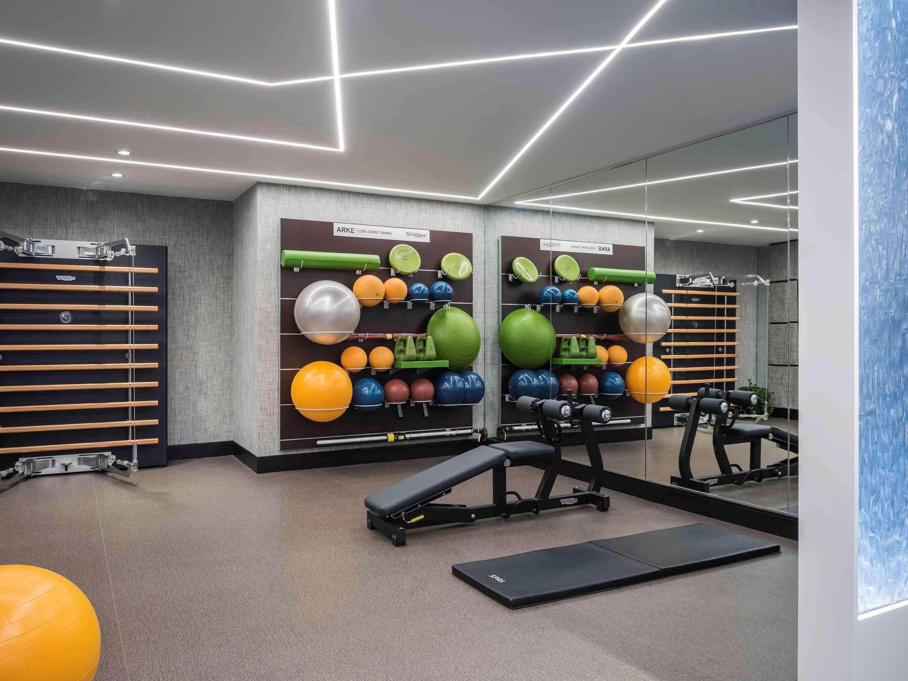 Sofitel Chicago Magnificent Mile Hotel Exterior photo The gym at the 100 East 53rd Street building