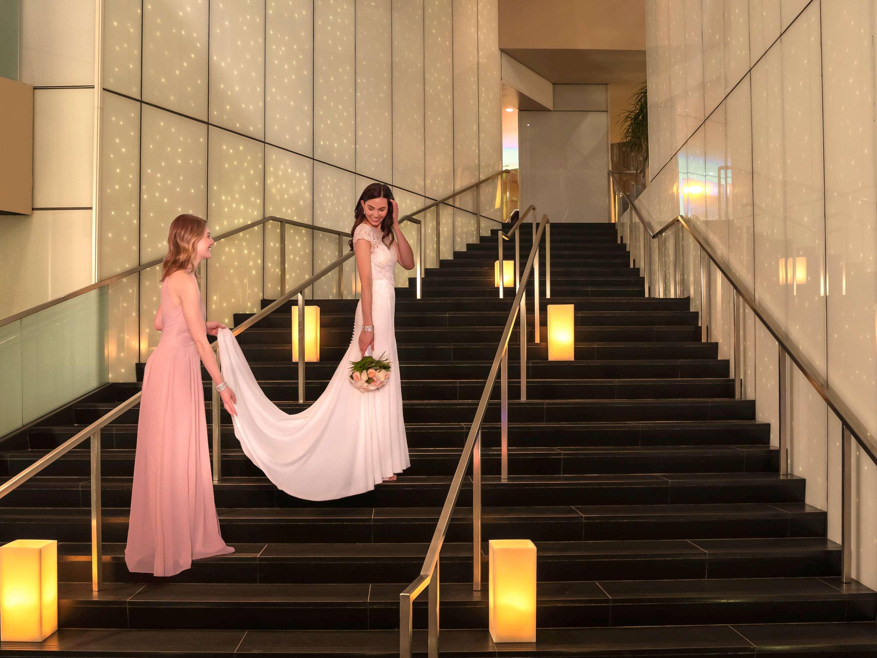 Sofitel Chicago Magnificent Mile Hotel Exterior photo Wedding at the hotel