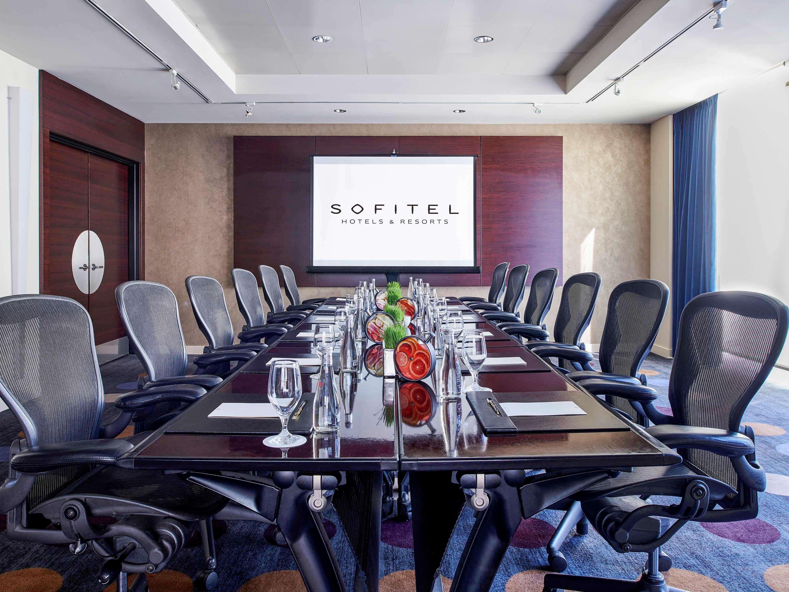 Sofitel Chicago Magnificent Mile Hotel Exterior photo Meeting room
