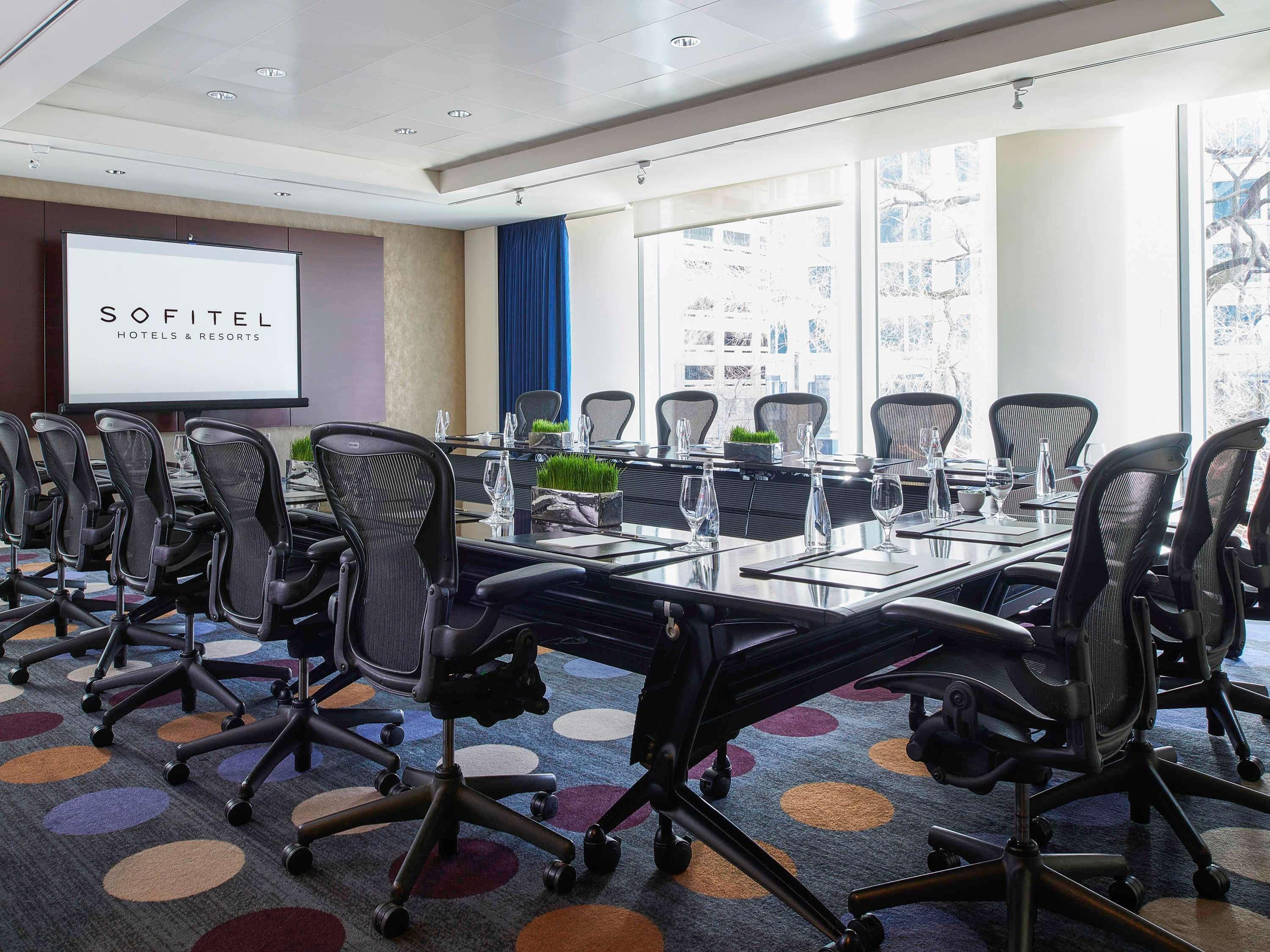 Sofitel Chicago Magnificent Mile Hotel Exterior photo Meeting room